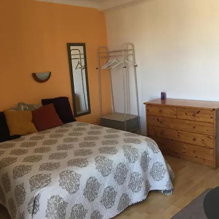 Grands Buffets Hebergement Appartement Narbonne *